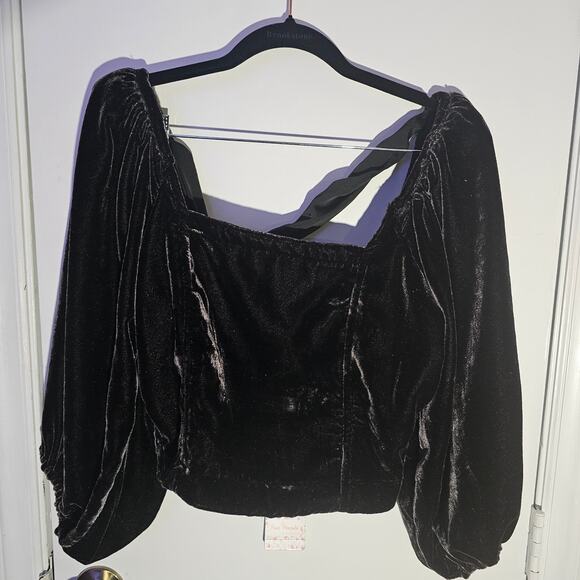 NwT Free People Marie Velvet Puff Sleeve Crop Top in Black Sz Med Boho Gothic - Picture 2 of 7